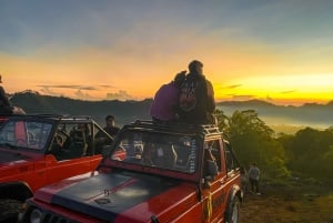 Bali: Soloppgang med jeep på Batur-fjellet og varme kilder