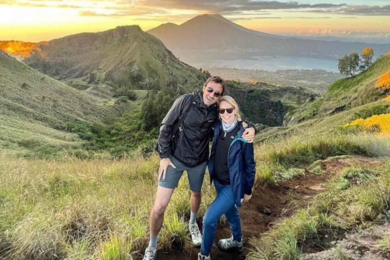 Bali: All Inclusive Mount Batur Sunrise Hike with Hot Spring