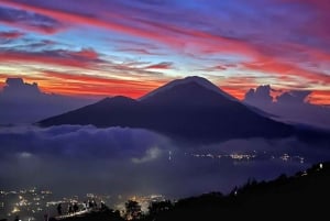 Bali: Mount Batur Sunrise Hike with Breakfast & Hot Spring