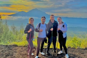 Bali : Randonnée au lever du soleil sur le mont Batur avec petit-déjeuner - tout compris