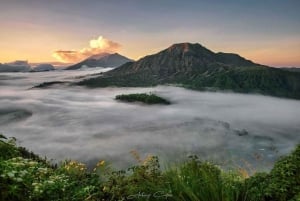 Bali: Wycieczka o wschodzie słońca na górę Batur ze śniadaniem - All Inclusive