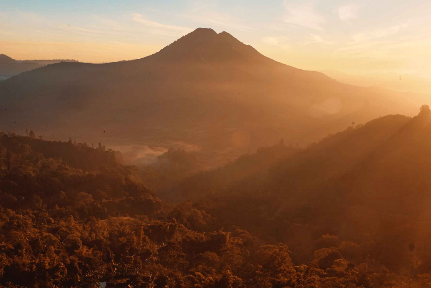 Bali: Mount Batur Sunrise Trek With Guide and Breakfast