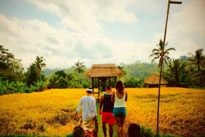 Bali: Mount Batur Sonnenaufgangswanderung mit Frühstück und heißer Quelle