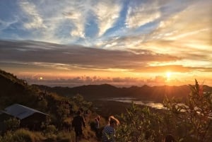 Bali: Mount Batur Sunset Trek with Picnic