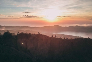 Bali: Mount Batur Sunset Trek with Picnic