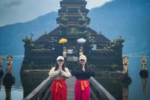 Bali: Mt Batur Jeep Sunrise with Breakfast & Floating Temple