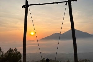 Bali: Mt Batur Jeep Sunrise with Breakfast & Floating Temple