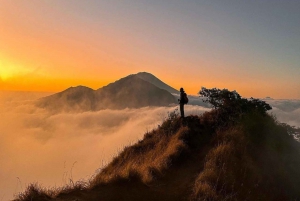Bali: Mount Batur Sunrise Hike with Breakfast & Hot Springs