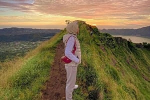 Bali: Batur-vuoren auringonnousu vaellus & luonnolliset kuumat lähteet.