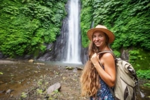 Bali : Randonnée aux chutes d'eau de Munduk, lacs jumeaux et visite des temples