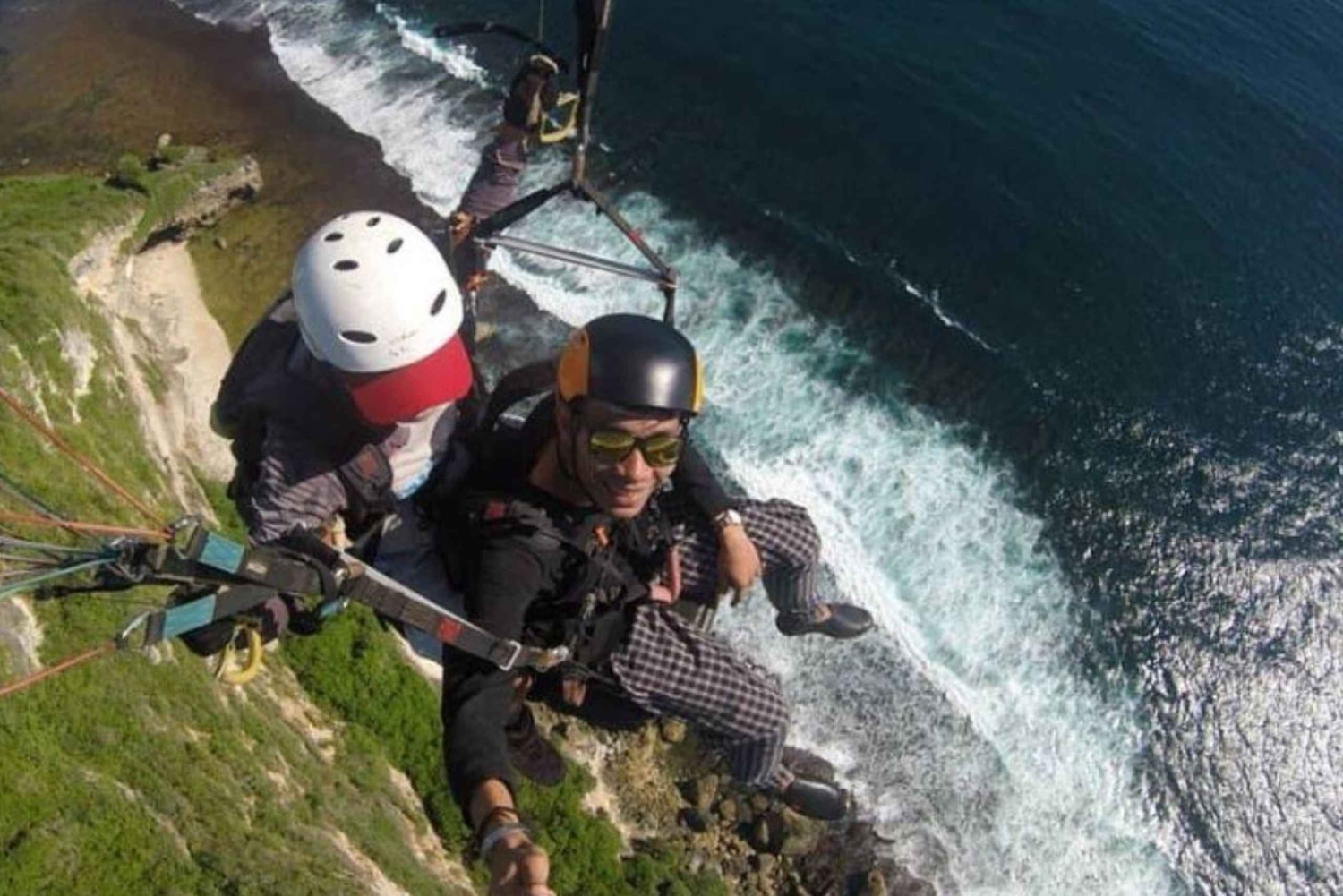 Bali: Nunggalan Beach Tandem Paragliding Experience