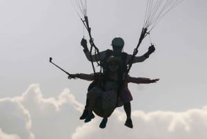 Bali: Nusa Dua Tandem laskuvarjoliito sertifioidun lentäjän kanssa.