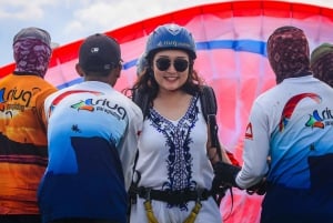 Bali: Nusa Dua Tandem laskuvarjoliito sertifioidun lentäjän kanssa.