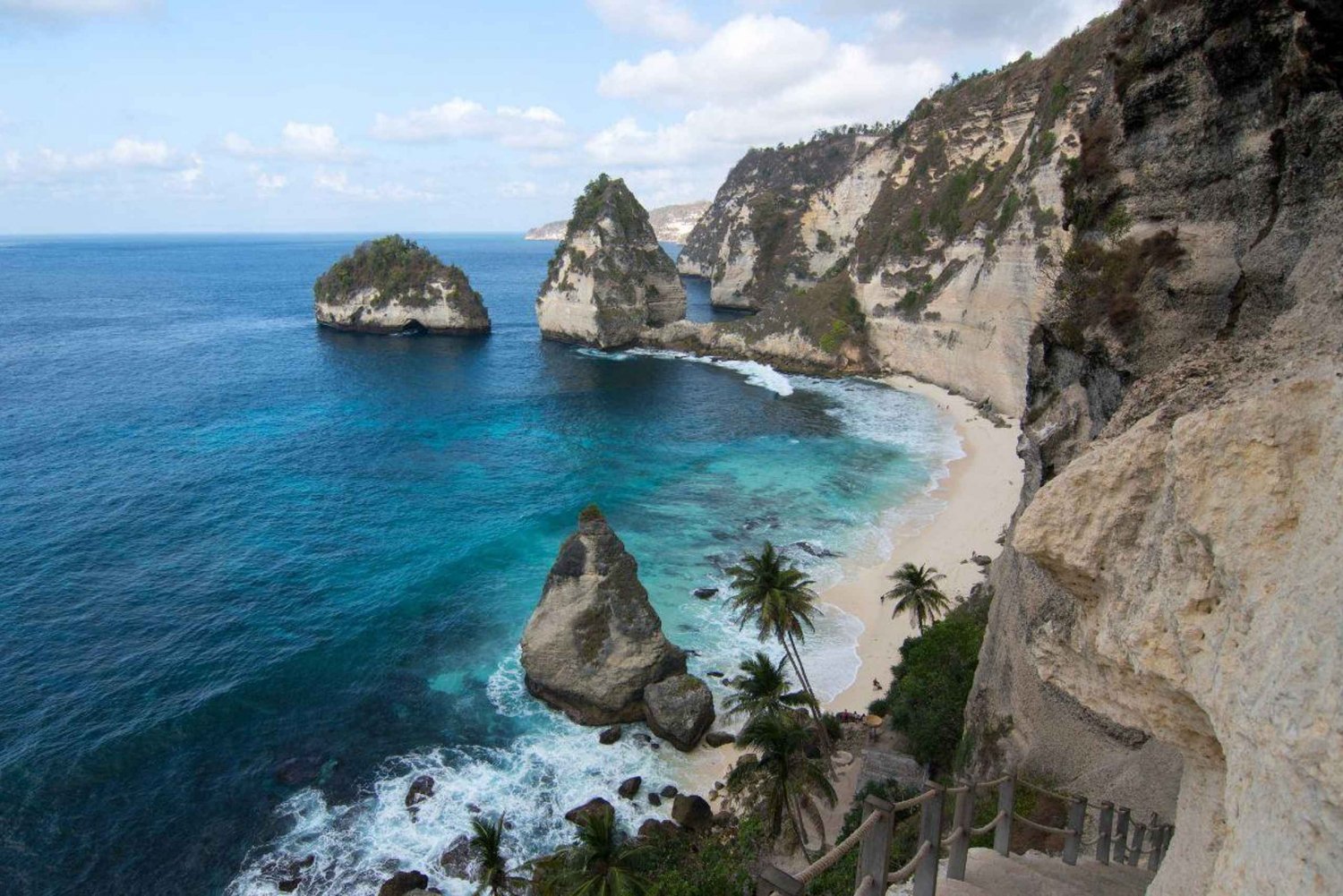 Bali: Nusa Penida 2-Day Trip with Accommodation & Meals