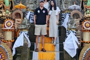 Bali: visita al pueblo de Panglipuran con vestimenta tradicional