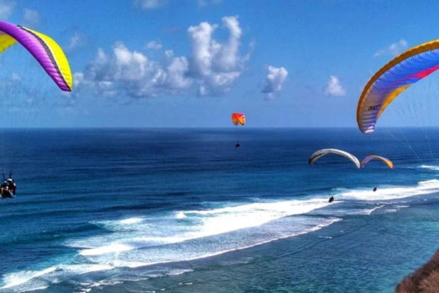 Парапланеризм на Бали: взлетите над раем