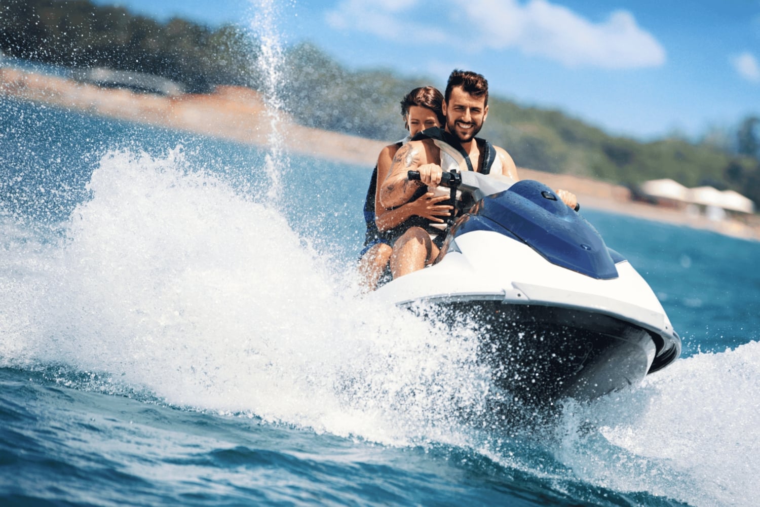 Bali : excursion en parachute ascensionnel, jet ski et Uluwatu avec danse kecak