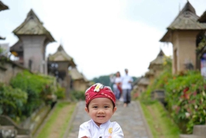 Bali: Penglipuran Village Traditional Outfit Experience