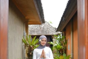 Bali: Penglipuran Village Traditional Outfit Experience