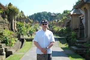 Bali: Penglipuran Village Traditional Outfit Experience