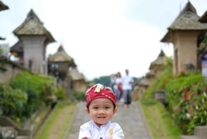 Bali: Penglipuran Village Traditional Outfit Experience