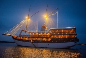 Bali Phinisi Cruise: Sunset Dinner with Live Music & Buffet