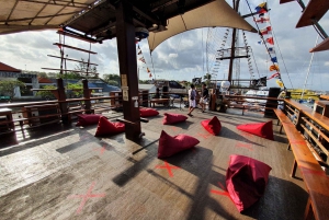 Bali: Pirate Dinner Cruise