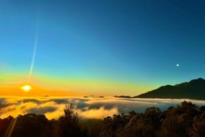 バリ島：プライベート日の出ジープツアーと黒溶岩ツアーすべて込み