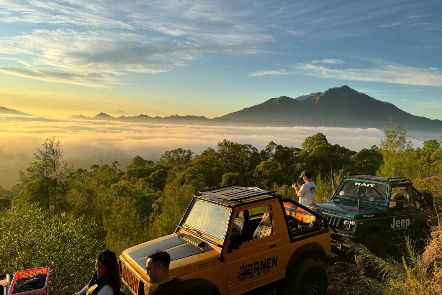 Bali : Private Sunrise Jeep Tour and Hot Spring All Include