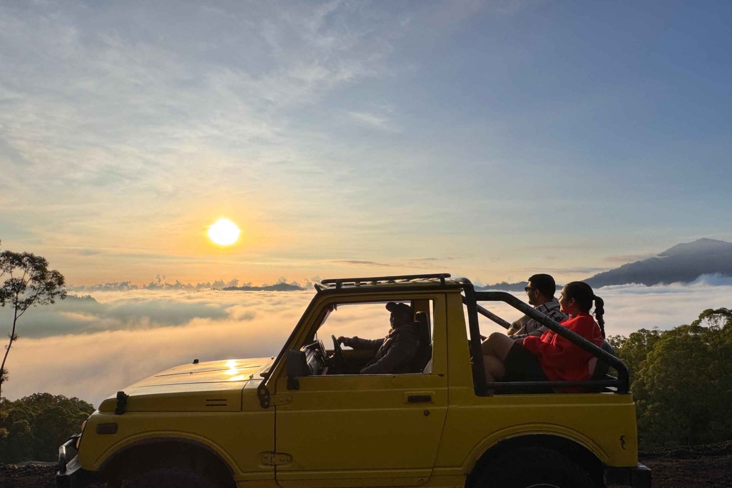 Bali : Private Sunrise Jeep Tour and Hot Spring All Include