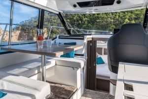 Bali: yacht privato al tramonto per feste e compleanni con champagne