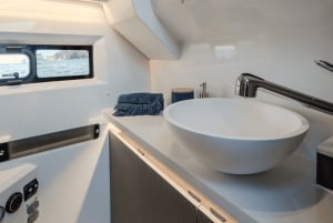 Bali: yacht privato al tramonto per feste e compleanni con champagne