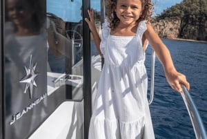 Bali: yacht privato al tramonto per feste e compleanni con champagne