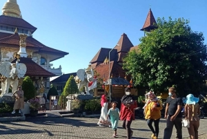 Bali: Puja Mandala, playa de Pandawa y cena romántica