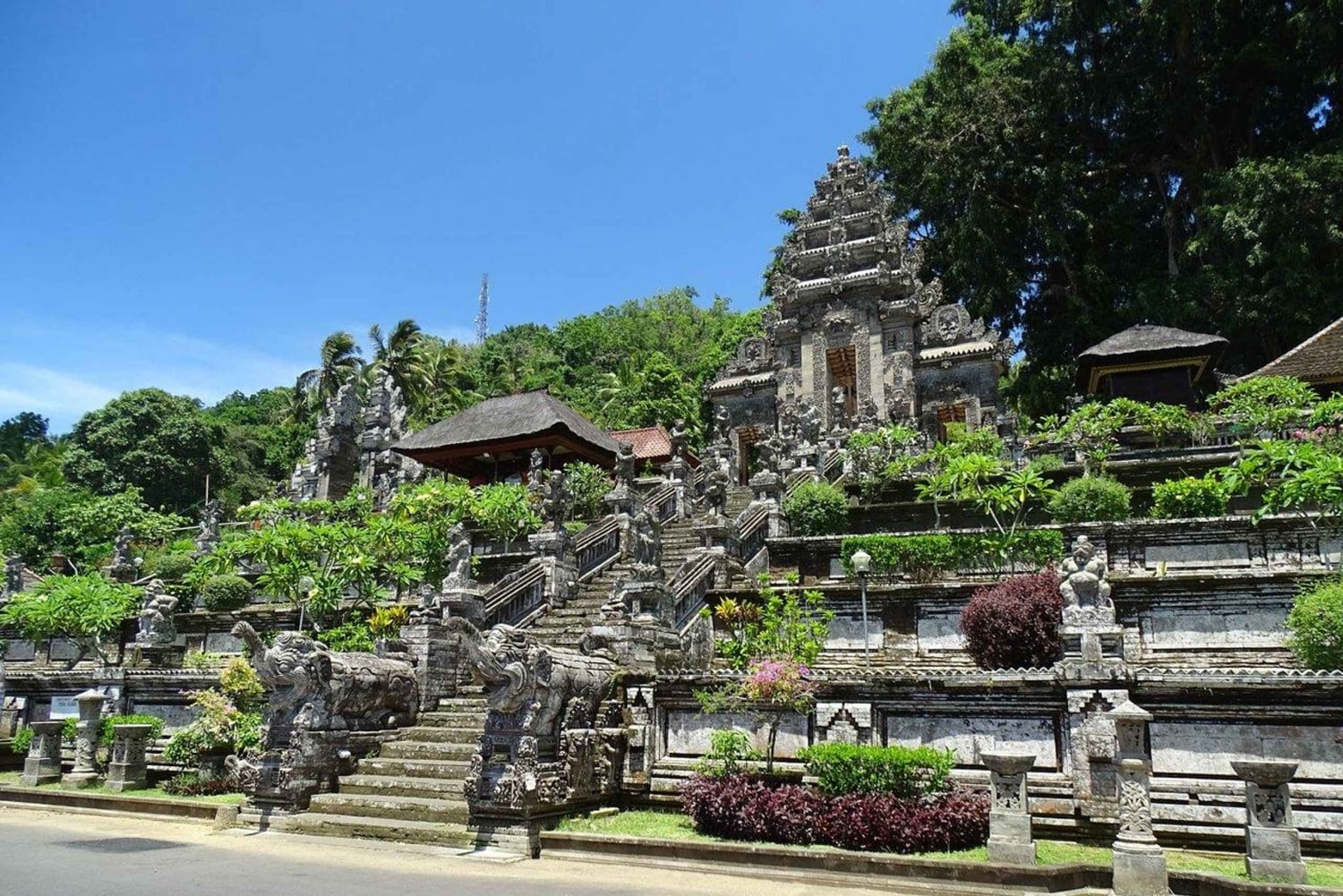 Bali: Pura Kehen, Toya Bulan ja Temesi-vesiputousretki