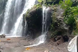 Bali: Pura Kehen, Toya Bulan ja Temesi-vesiputousretki