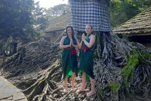 Bali: Reinigung im Tirta Empul-Tempel