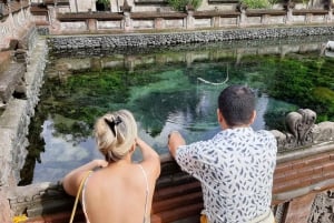 Bali: Reinigung im Tirta Empul-Tempel