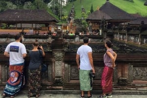 Bali: Reinigung im Tirta Empul-Tempel
