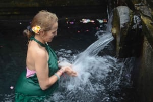 Bali: Reinigung im Tirta Empul-Tempel