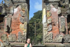 Bali: Reinigung im Tirta Empul-Tempel