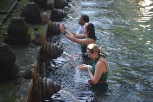 Bali: Reinigung im Tirta Empul-Tempel