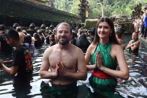 Bali: Reinigung im Tirta Empul-Tempel