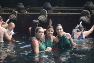 Bali: Reinigung im Tirta Empul-Tempel