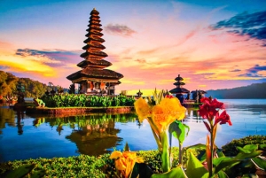 バリ島：聖なる湖の寺院、隠れた滝、穏やかな高地をご案内します