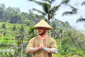 バリ島：聖なる猿の森林、ヌンヌン滝、寺院