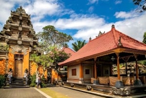 Bali: Safari Zoo and Ubud Palace and Market Day Tour