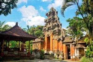 Bali: Safari Zoo and Ubud Palace and Market Day Tour