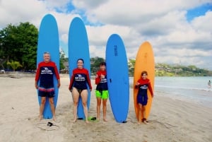 Bali/Sanur: grupowa lekcja surfingu dla wszystkich poziomów w Rip Curl School