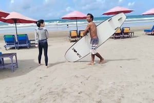 Bali: Seminyak Ridning och surflektioner Beach